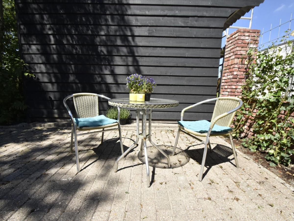 Alluring Apartment in Sint Maartensbrug with Garden Exterior foto